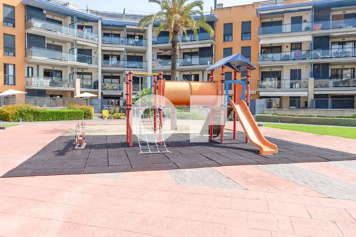 Terrassa de Planta baixa en venda en Cubelles amb Aire condicionat, Calefacció i Jardí privat