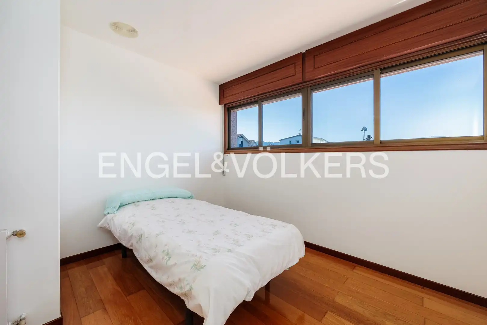 Habitación de Casa o chalet en venta en Vigo  con Calefacción, Jardín privado y Parquet