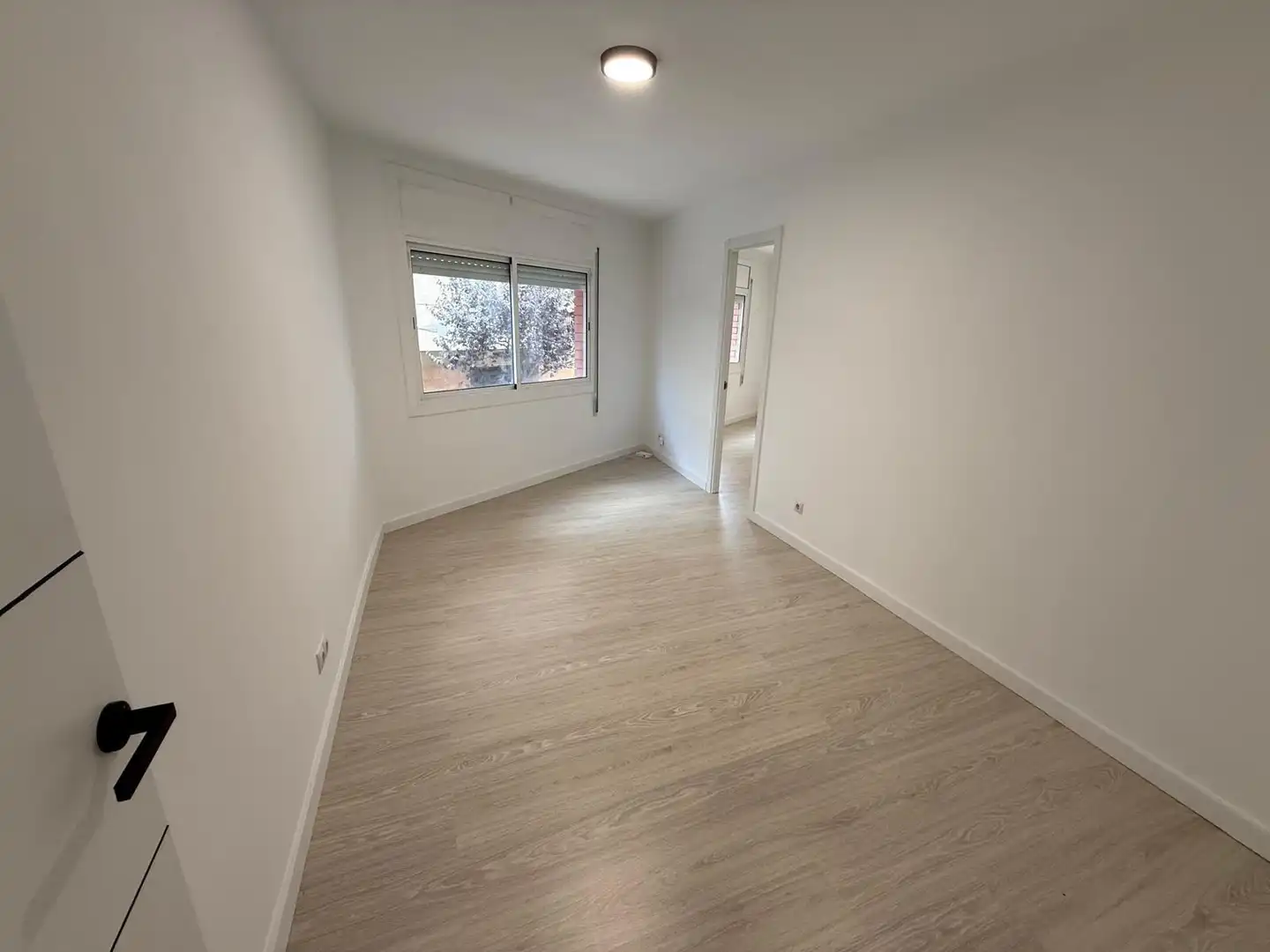 Bedroom of Flat for sale in L'Hospitalet de Llobregat  with Alarm