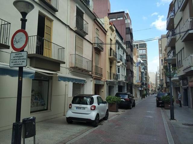 Local comercial en Alquiler en Carrer d'Alloza en Casco Histórico