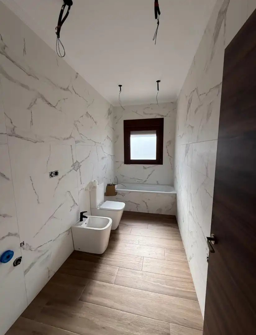 Badezimmer von Haus oder Chalet zum Verkauf in Humilladero mit Klimaanlage, Heizung und Privatgarten