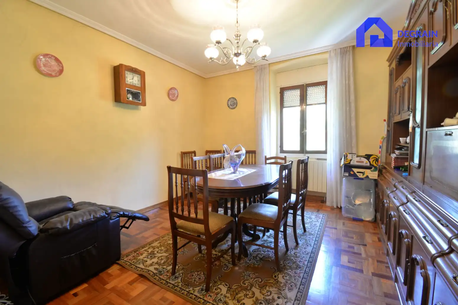 Comedor de Casa o chalet en venta en Salas con Calefacción, Terraza y Trastero