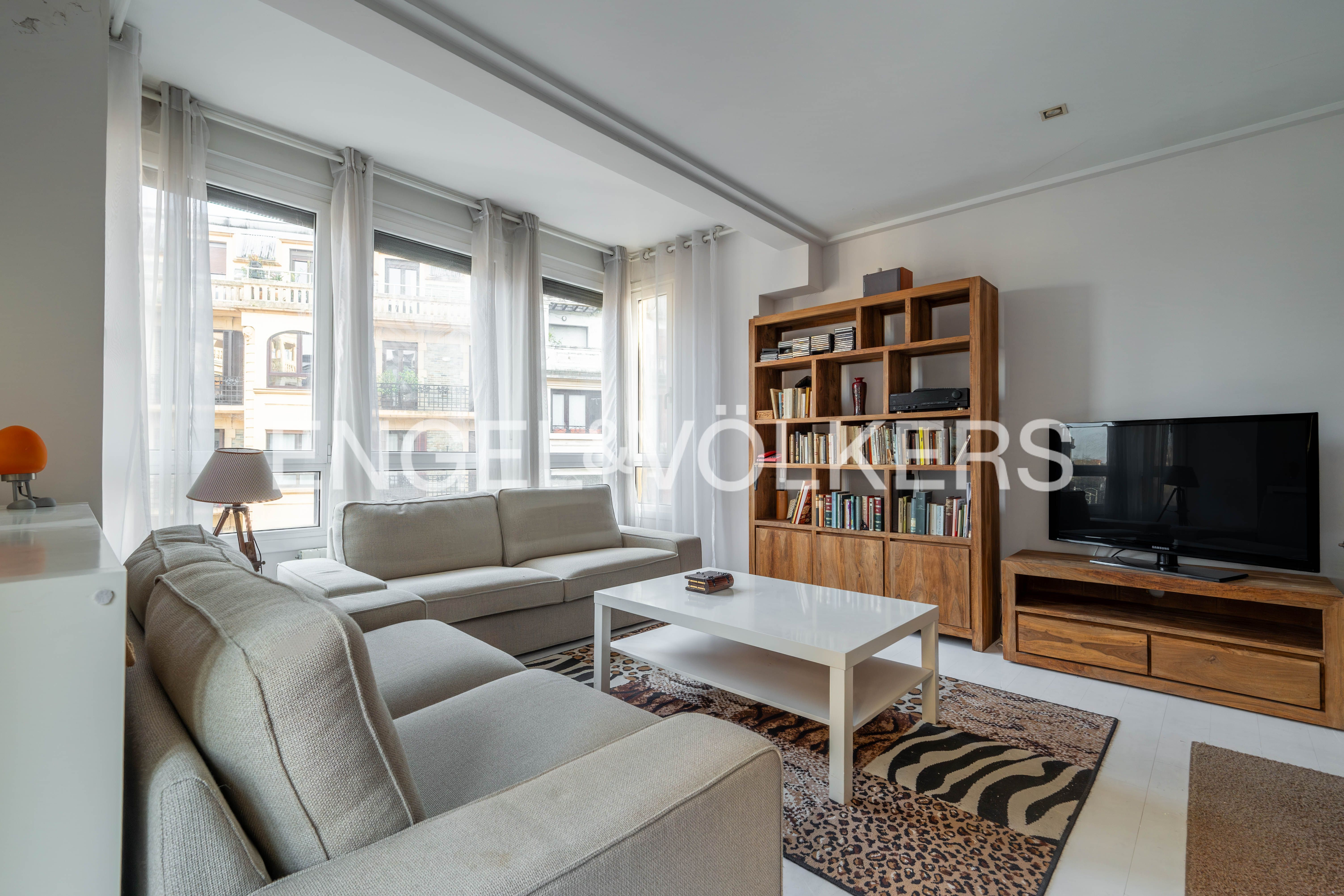 Living room of Flat for sale in Donostia - San Sebastián   with Heating and Balcony