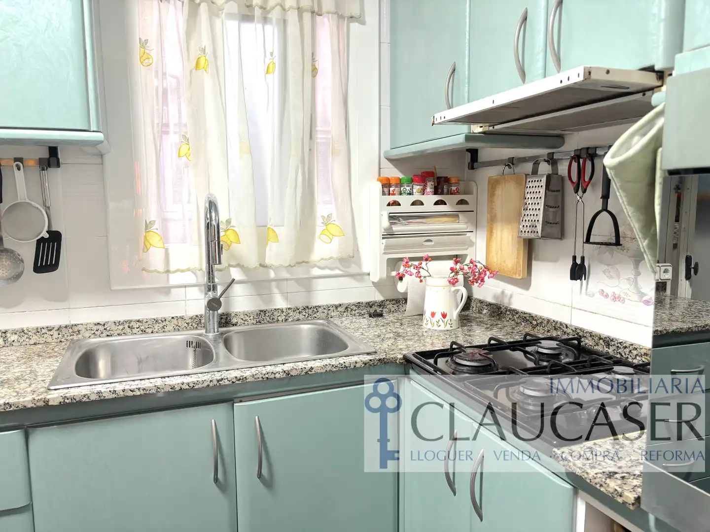 Kitchen of Flat for sale in Rubí  with Heating and Oven
