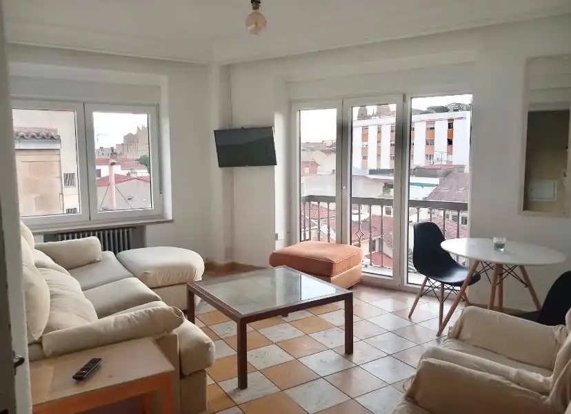 Flat with terrace to rent in Gran Vía
