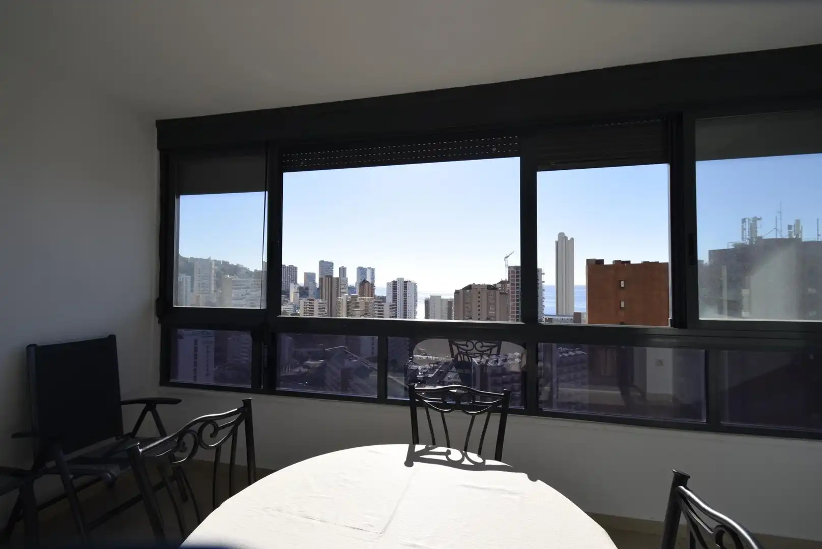 Habitación de Apartamento en venta en Benidorm con Aire acondicionado, Calefacción y Jardín privado