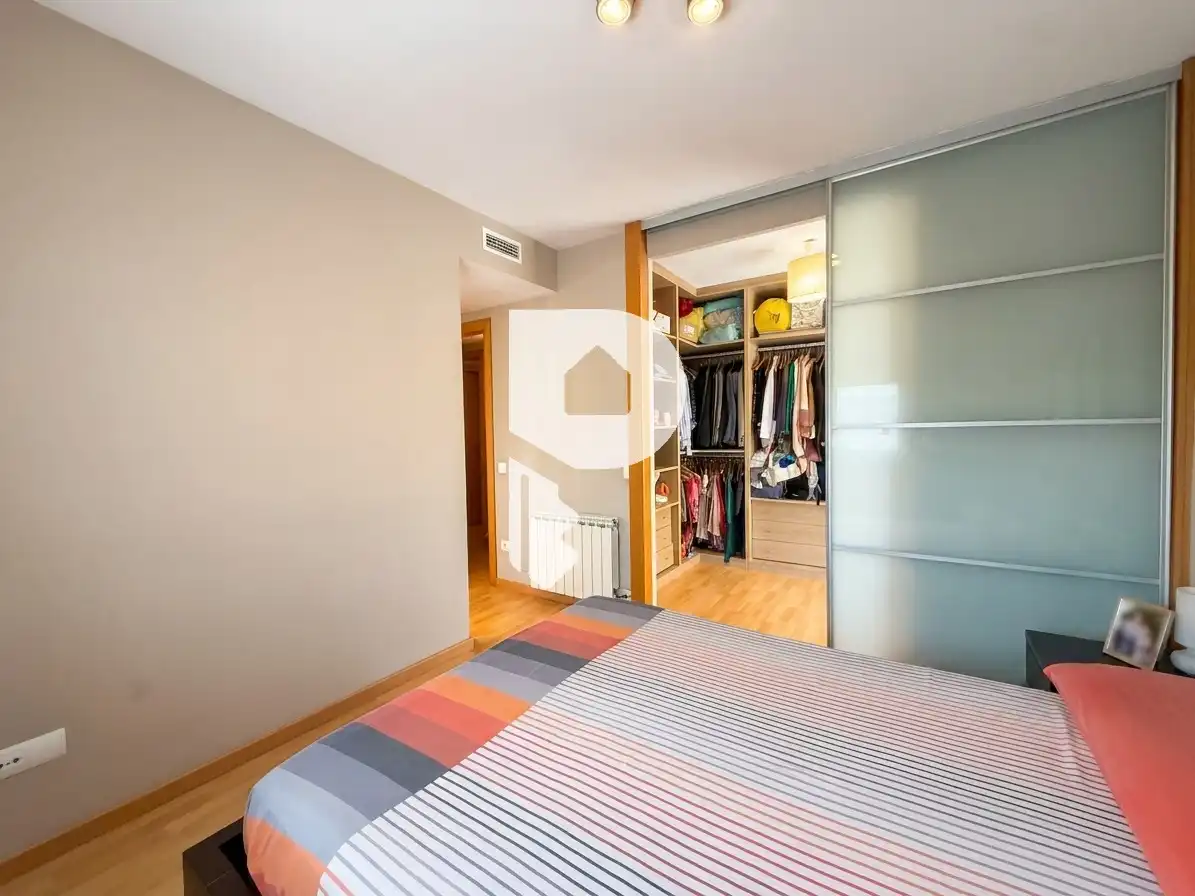 Habitación de Piso en venta en Sant Vicenç Dels Horts con Aire acondicionado, Calefacción y Parquet