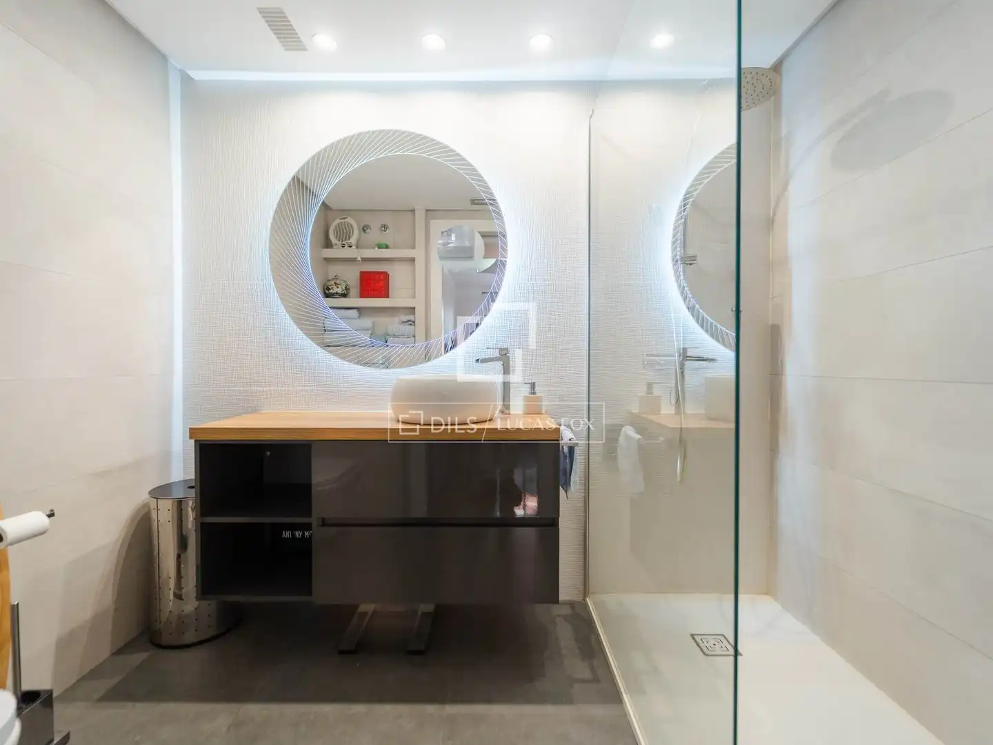 Baño de Piso en venta en Valencia con Aire acondicionado, Calefacción y Terraza