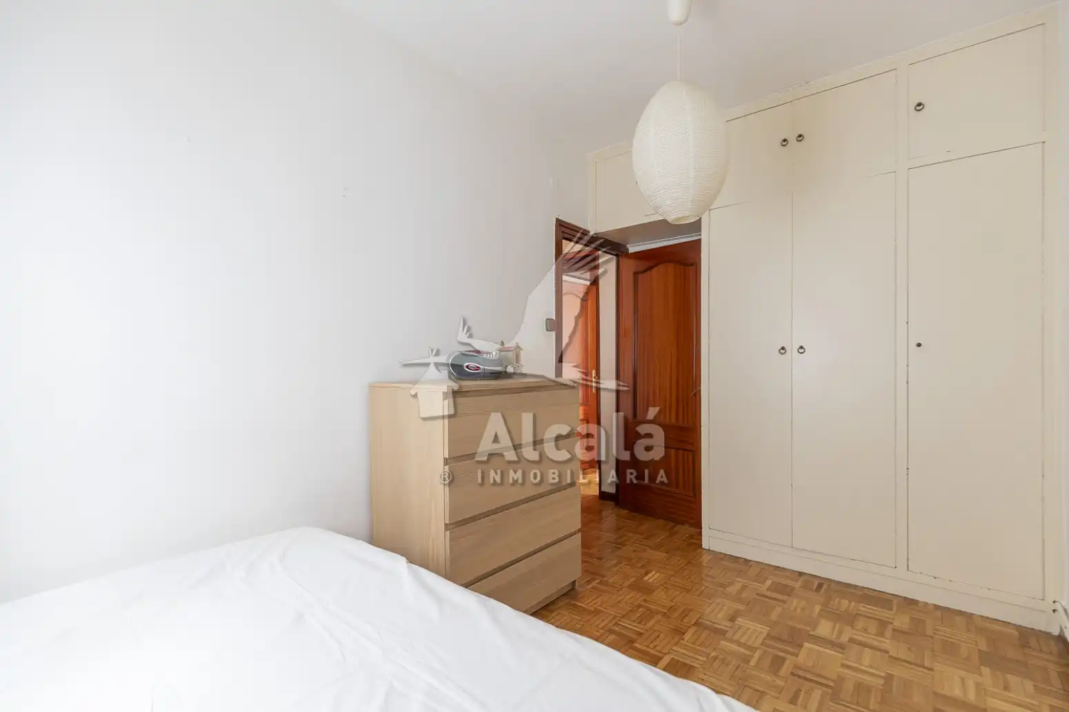 Bedroom of Flat for sale in Alcalá de Henares  with Air Conditioner, Heating and Parquet flooring