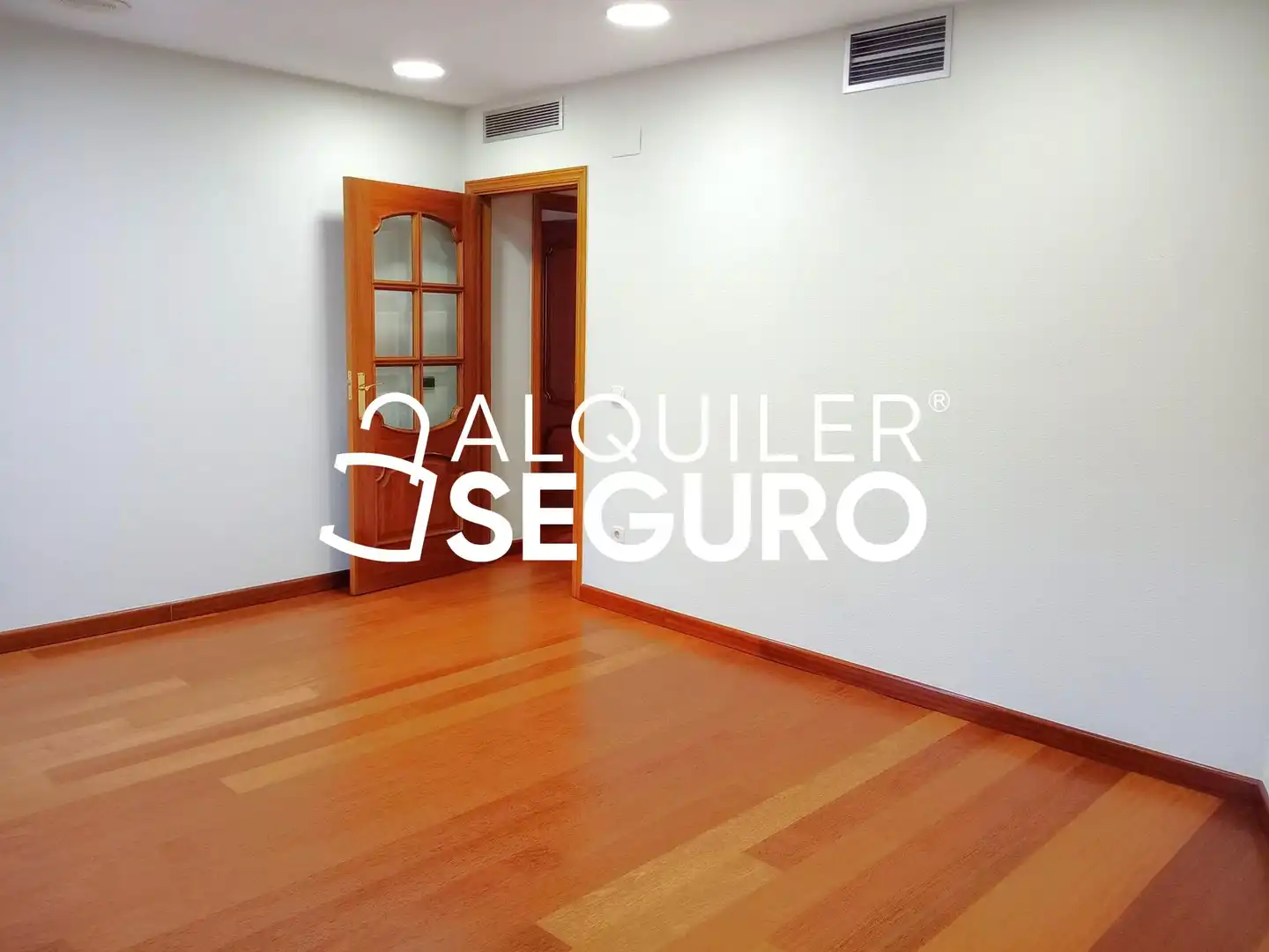 Flat for rent in Valladolid  with Air Conditioner and Heating
