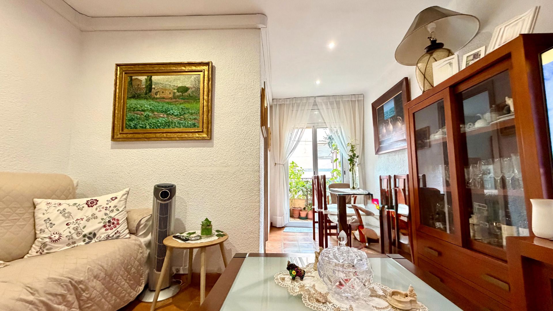 Sala d'estar de Pis en venda en Esplugues de Llobregat amb Forn i Balcó