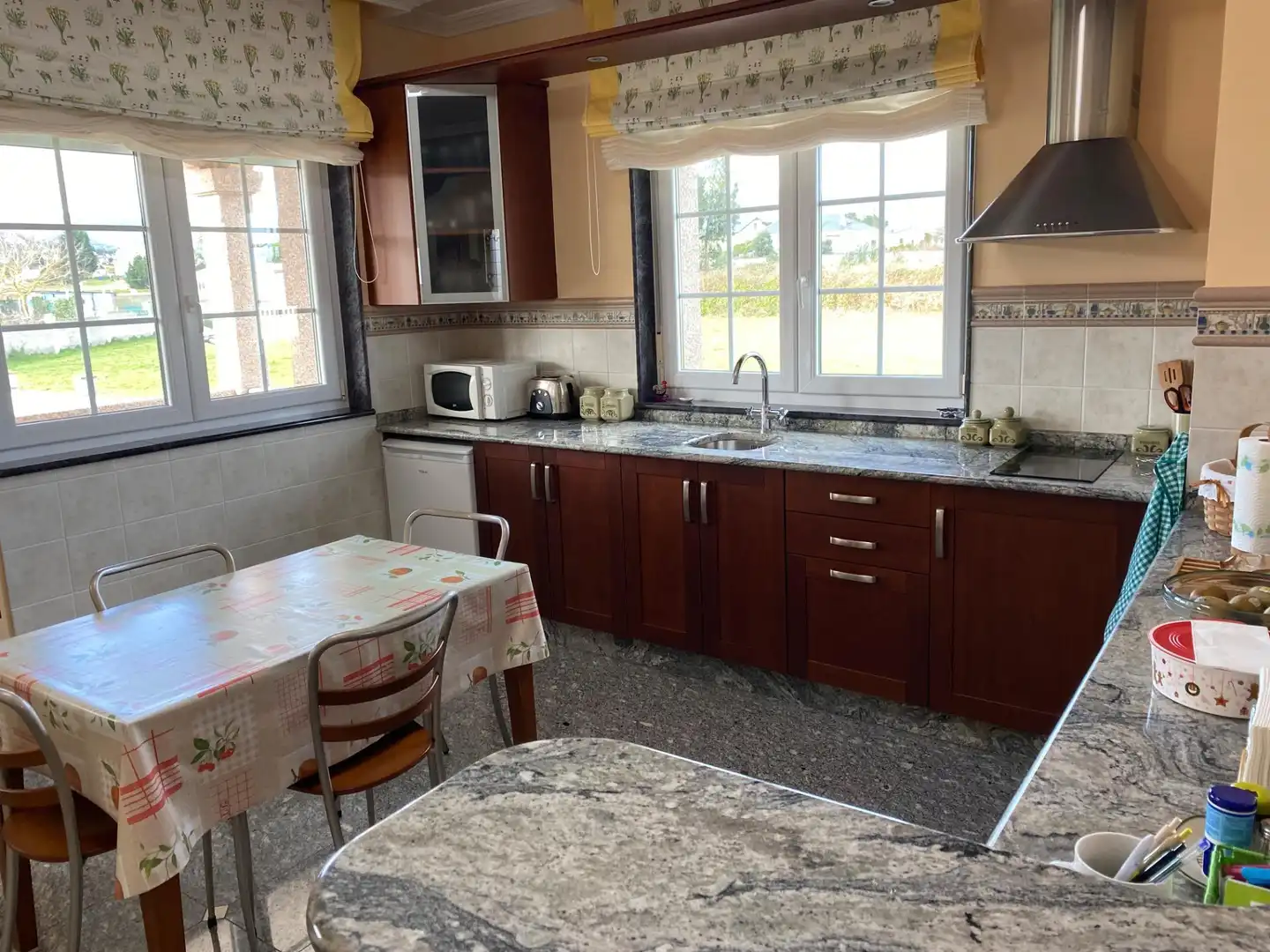 Cocina de Casa o chalet en venta en Foz con Calefacción, Jardín privado y Terraza