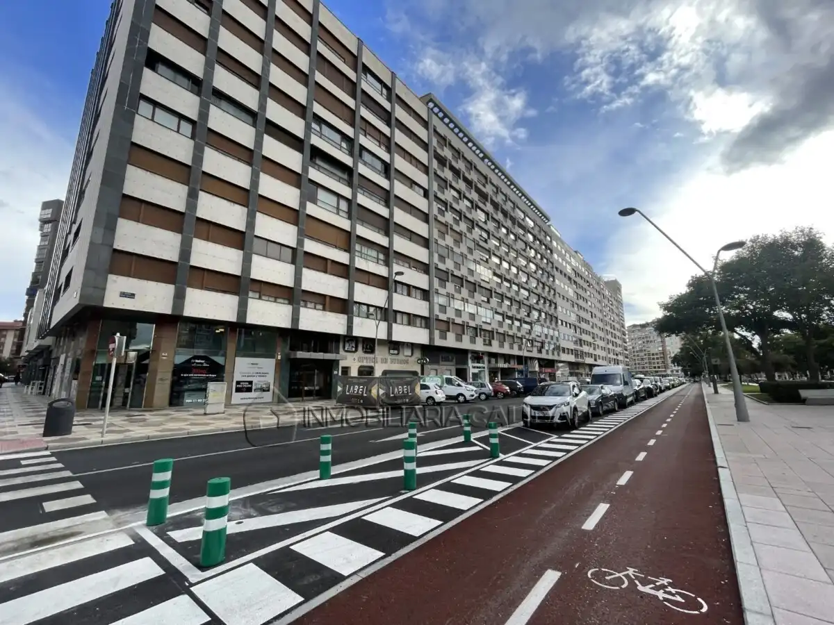 Vista exterior de Piso de alquiler en Burgos con Calefacción y Amueblado