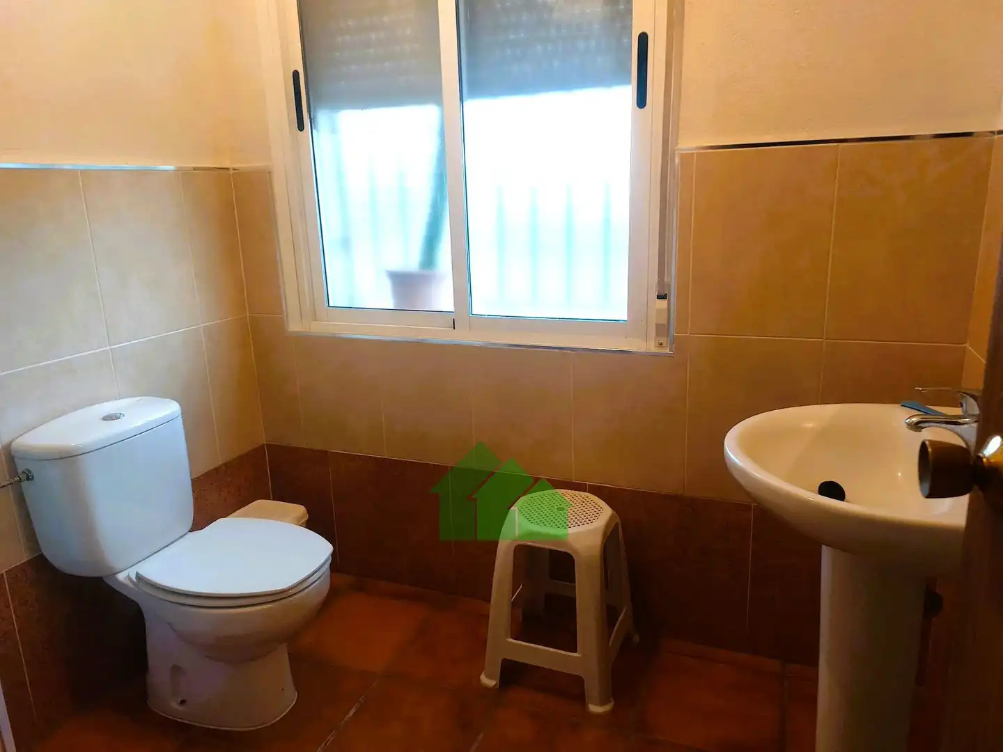 Bany de Casa o xalet en venda en Montijo amb Traster, Piscina i TV
