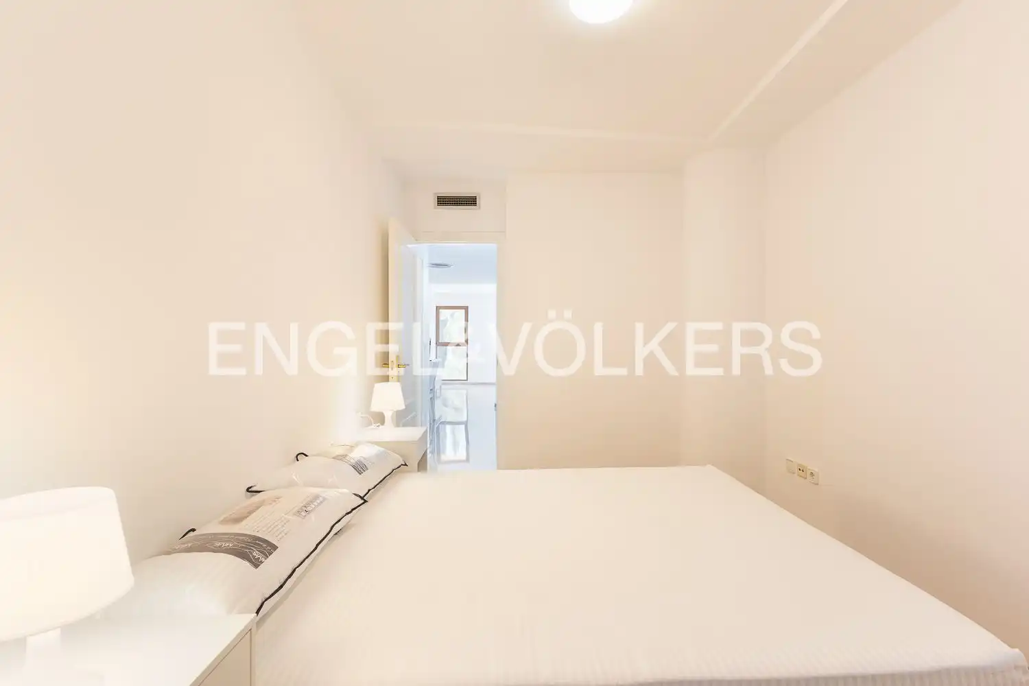 Bedroom of Flat for rent in Valencia  with Air Conditioner, Heating and Swimming Pool