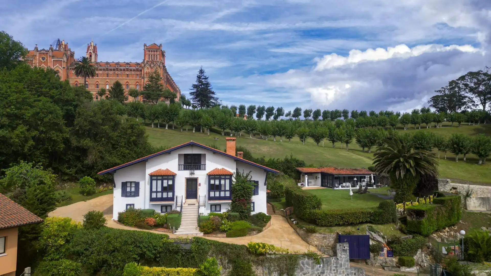 Vista exterior de Casa o chalet en venta en Comillas (Cantabria)