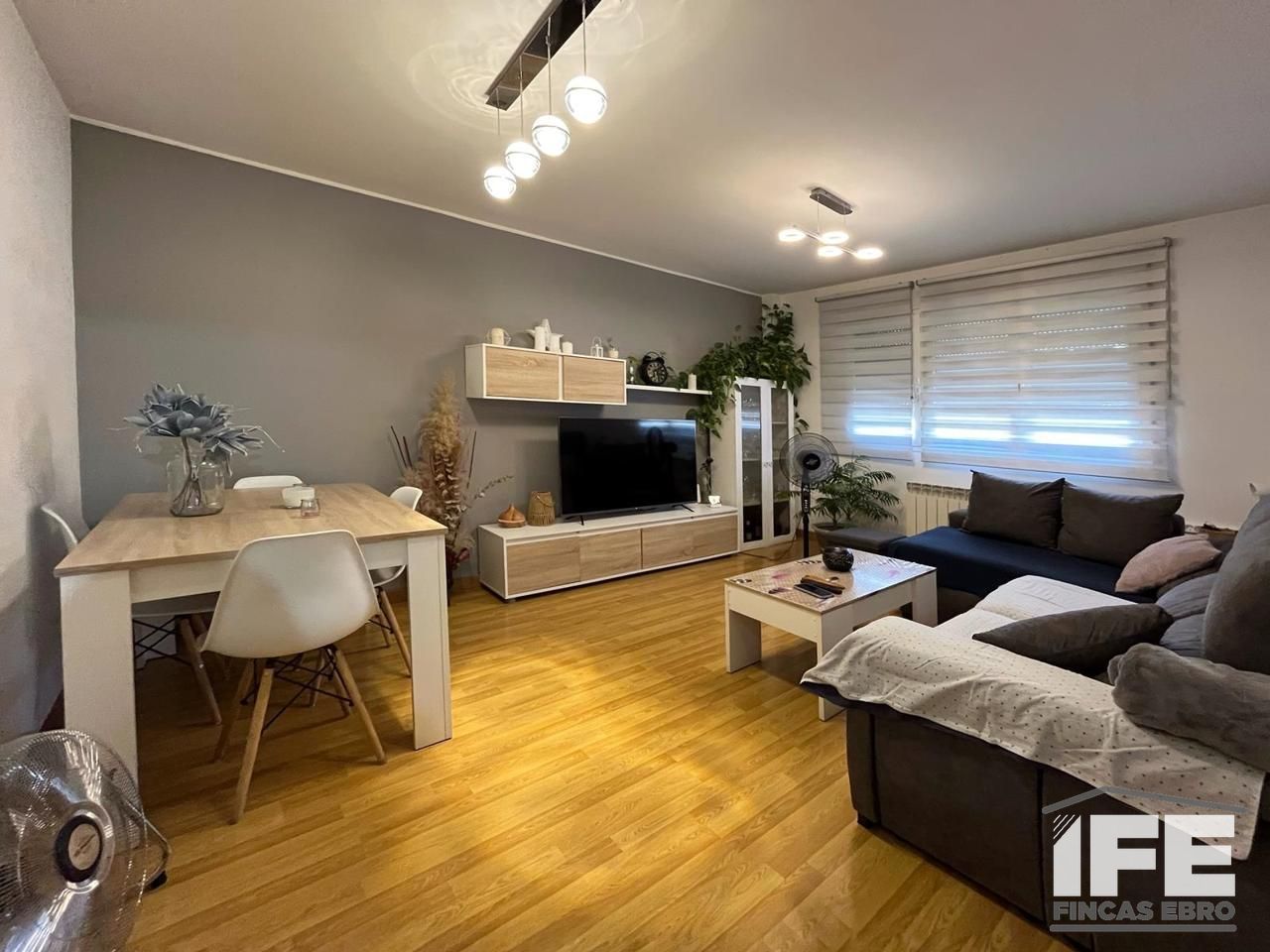 Sala d'estar de Planta baixa en venda en Alagón amb Calefacció, Terrassa i Traster
