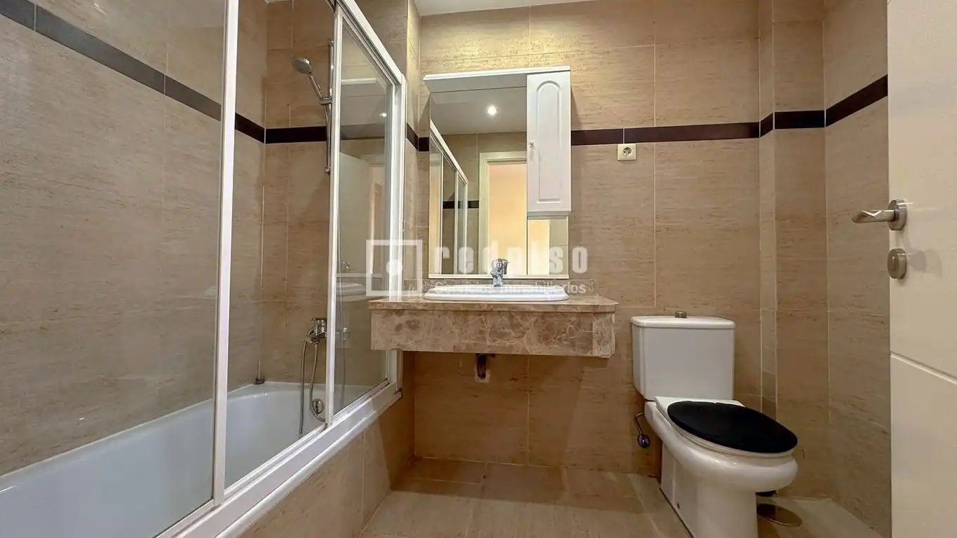 Bany de Casa o xalet de lloguer en Málaga amb Aire condicionat, Calefacció i Jardí privat