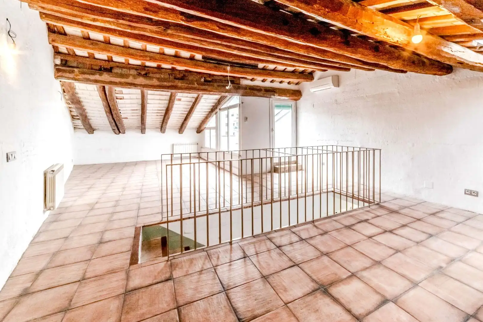 Haus oder Chalet zum Verkauf in Vilanova i la Geltrú mit Klimaanlage, Heizung und Terrasse