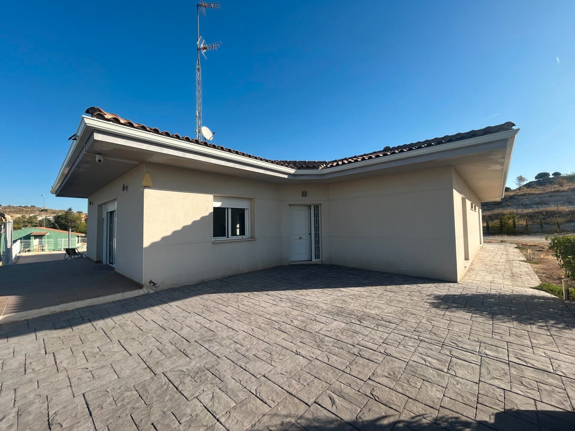 Vista exterior de Casa o xalet en venda en Villarejo de Salvanés amb Aire condicionat, Calefacció i Jardí privat