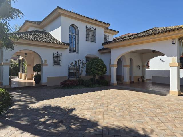 Casa-chalet en Venta en Avenida SAUCES DE LOS en El Zaudín - Club de Golf