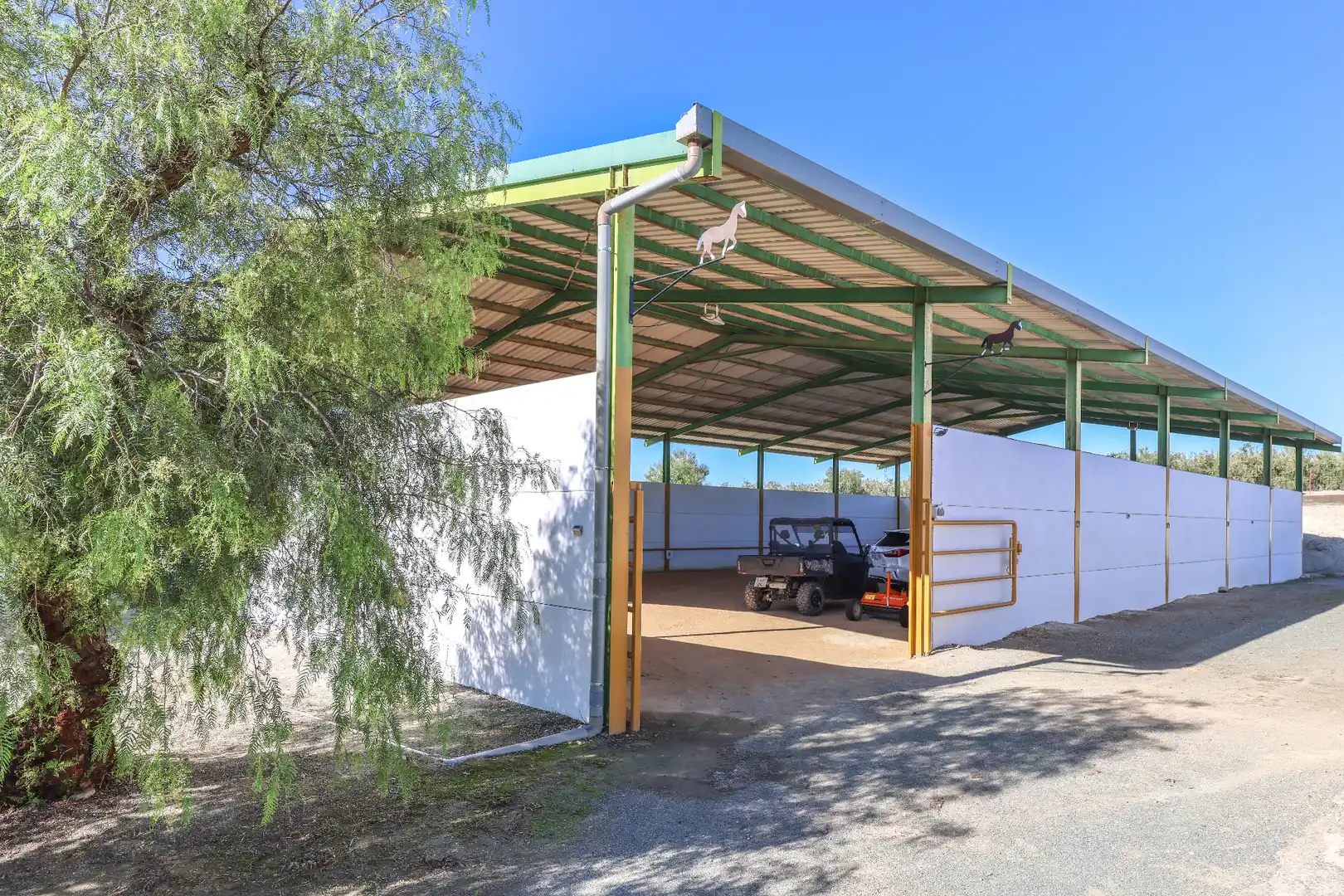 Exterior view of Houses for sale in Morón de la Frontera  with Air Conditioner, Private garden and Swimming Pool