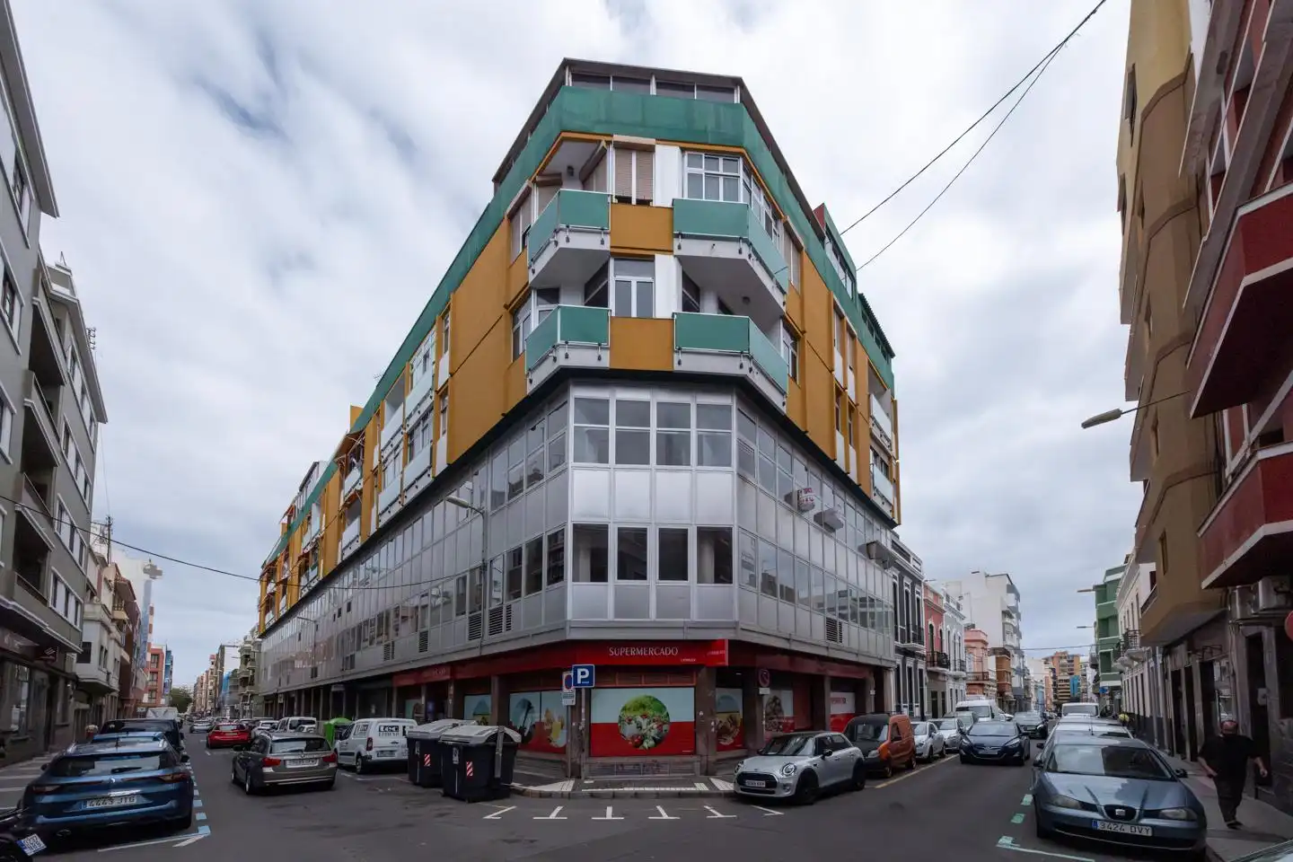 Office space for sale in Senador Castillo Olivares 14