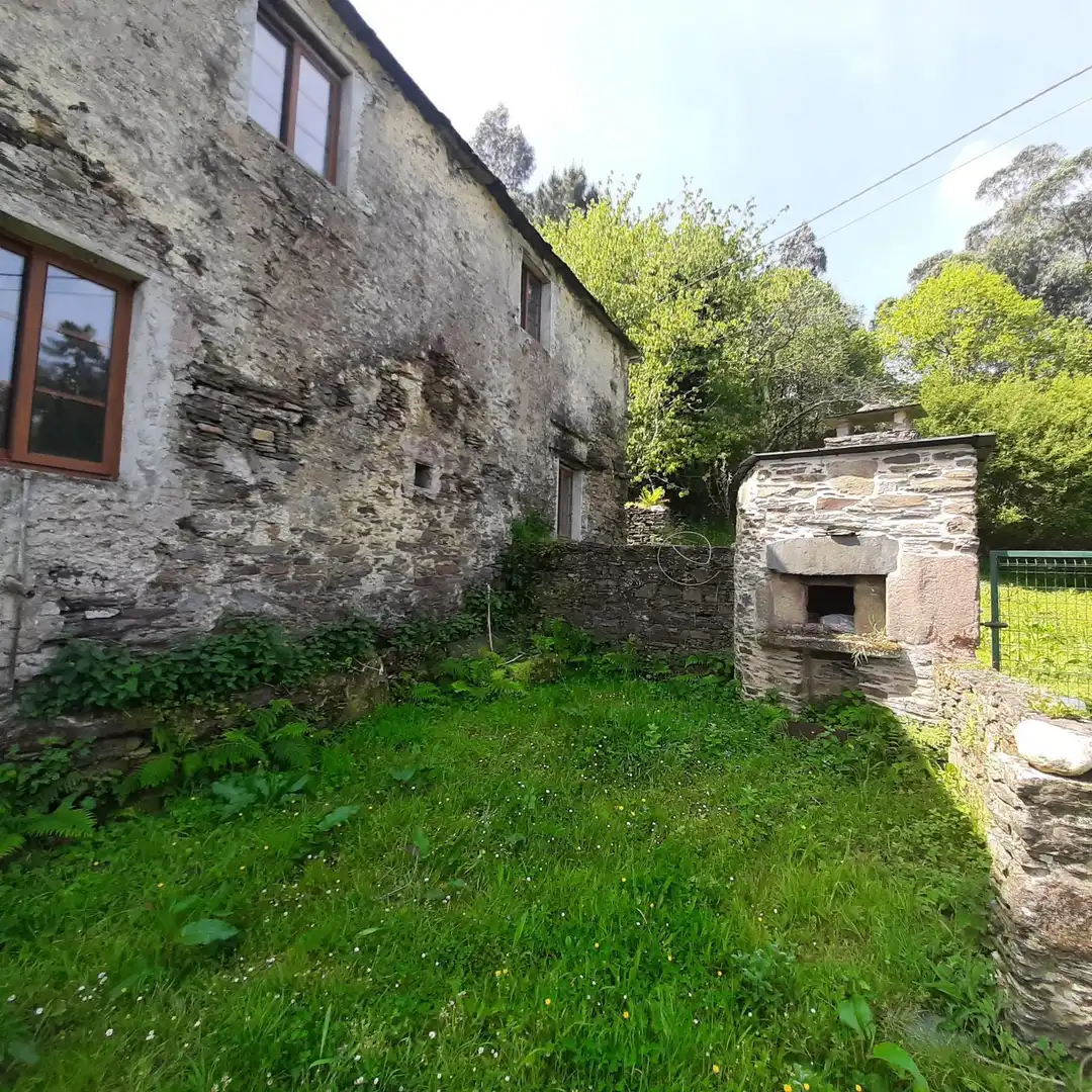 Finca rústica en venda en Viveiro amb Jardí privat
