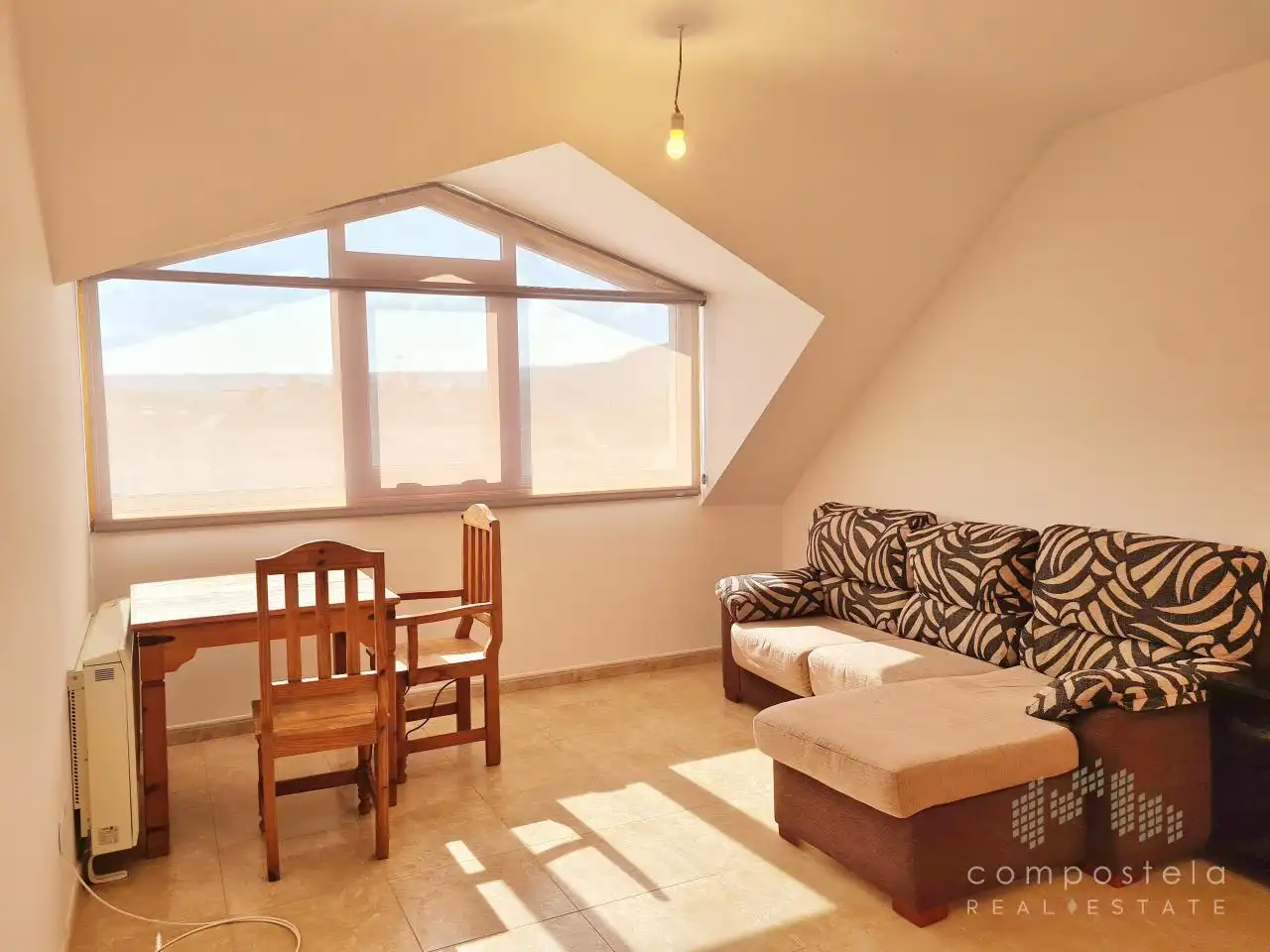 Attic for rent in Avda. Mahía, Bertamirans
