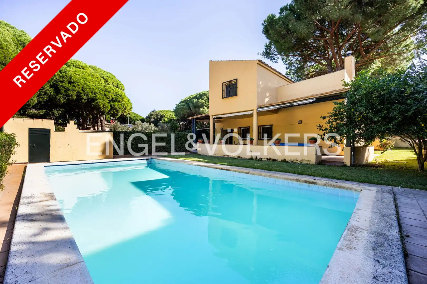 Exterior view of Houses for sale in Chiclana de la Frontera  with Air Conditioner, Heating and Private garden