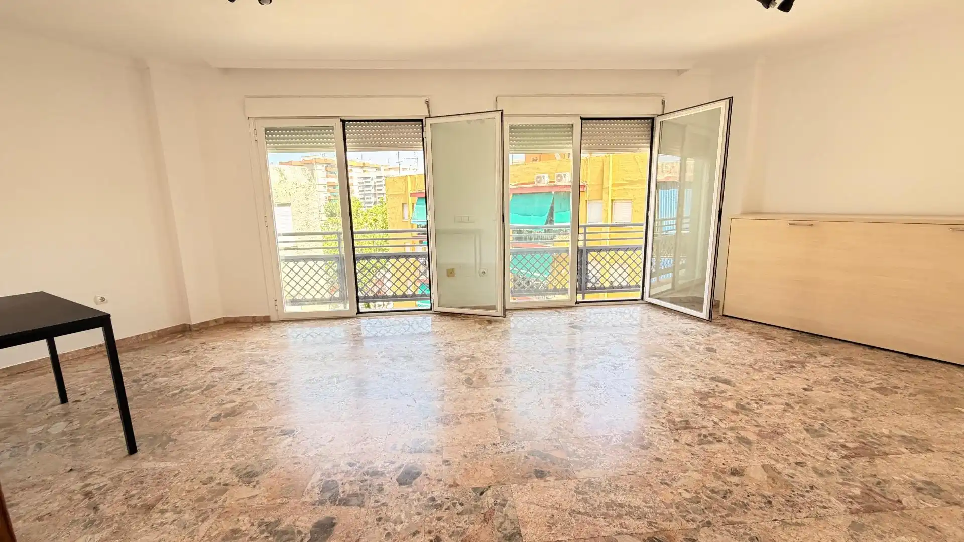 Vista exterior de Pis en venda en Fuengirola amb Terrassa