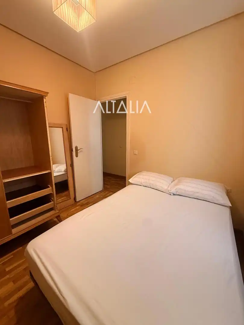 Bedroom of Flat for rent in Cuenca  with Heating, Terrace and Storage room