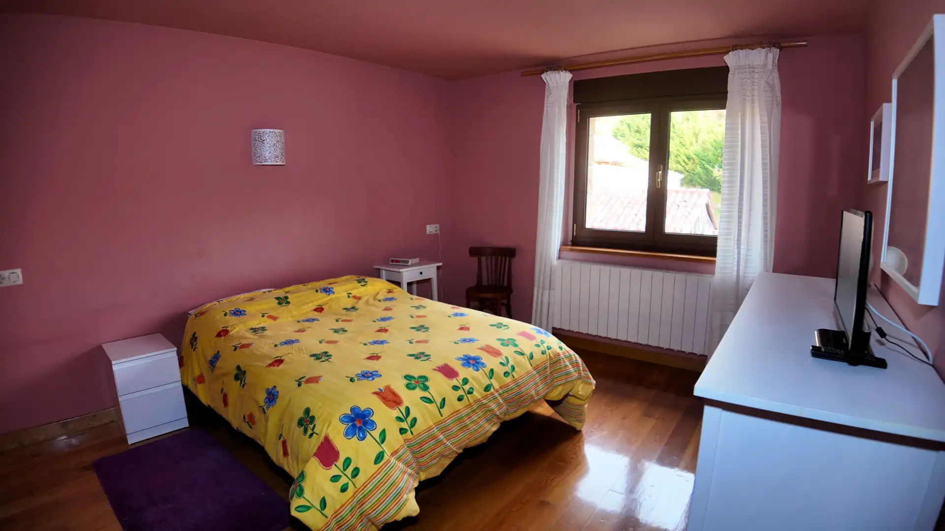 Dormitori de Finca rústica en venda en Pomar de Valdivia amb Parquet i Moblat