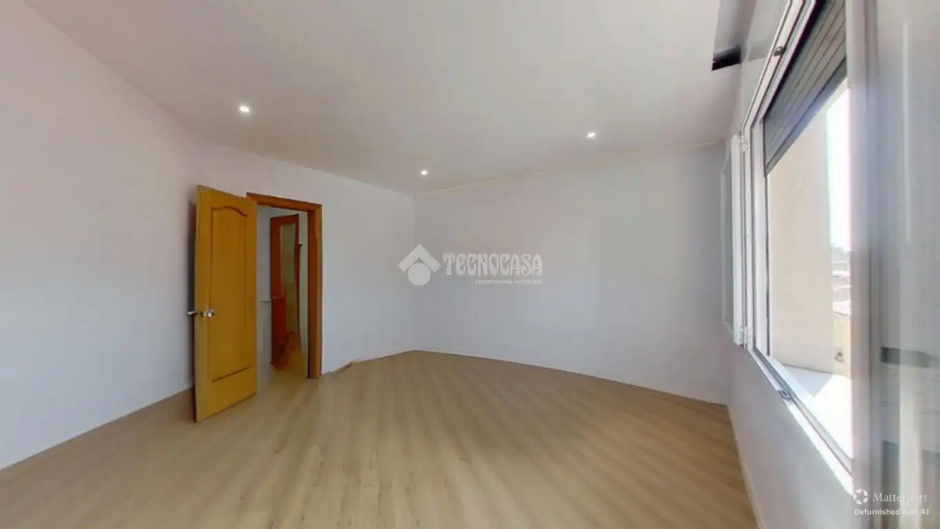 Piso en venta en Barberà del Vallès con Calefacción y Balcón