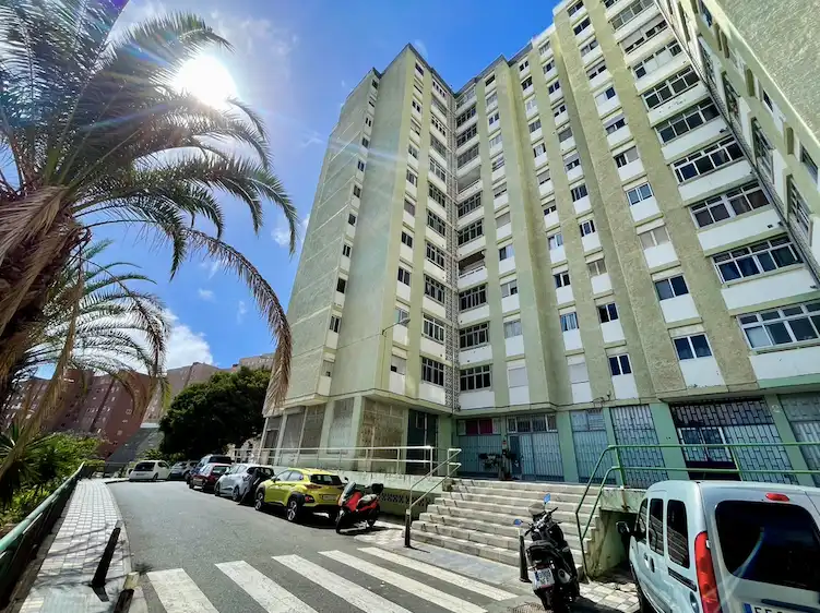 Vista exterior de Local en venda en Las Palmas de Gran Canaria amb Moblat