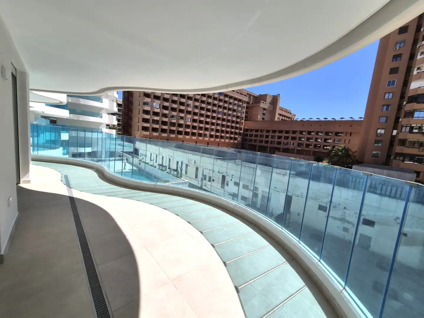 Piso de obra nueva con piscina en venta en Calle Colón 6, imagen 3