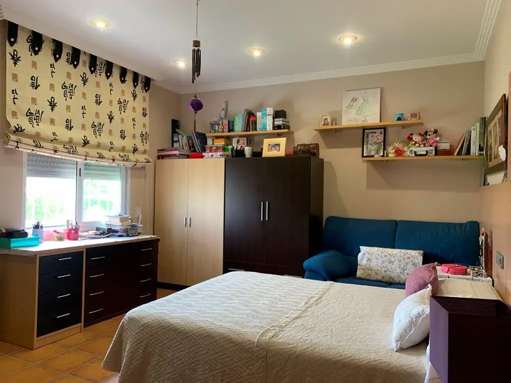 Habitación de Casa o chalet en venta en L'Alfàs del Pi con Aire acondicionado, Calefacción y Jardín privado