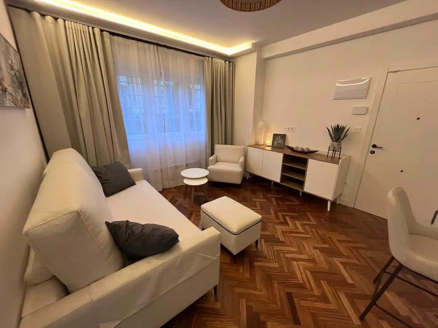 Sala de estar de Apartamento de alquiler en A Coruña Capital  con Calefacción y Amueblado