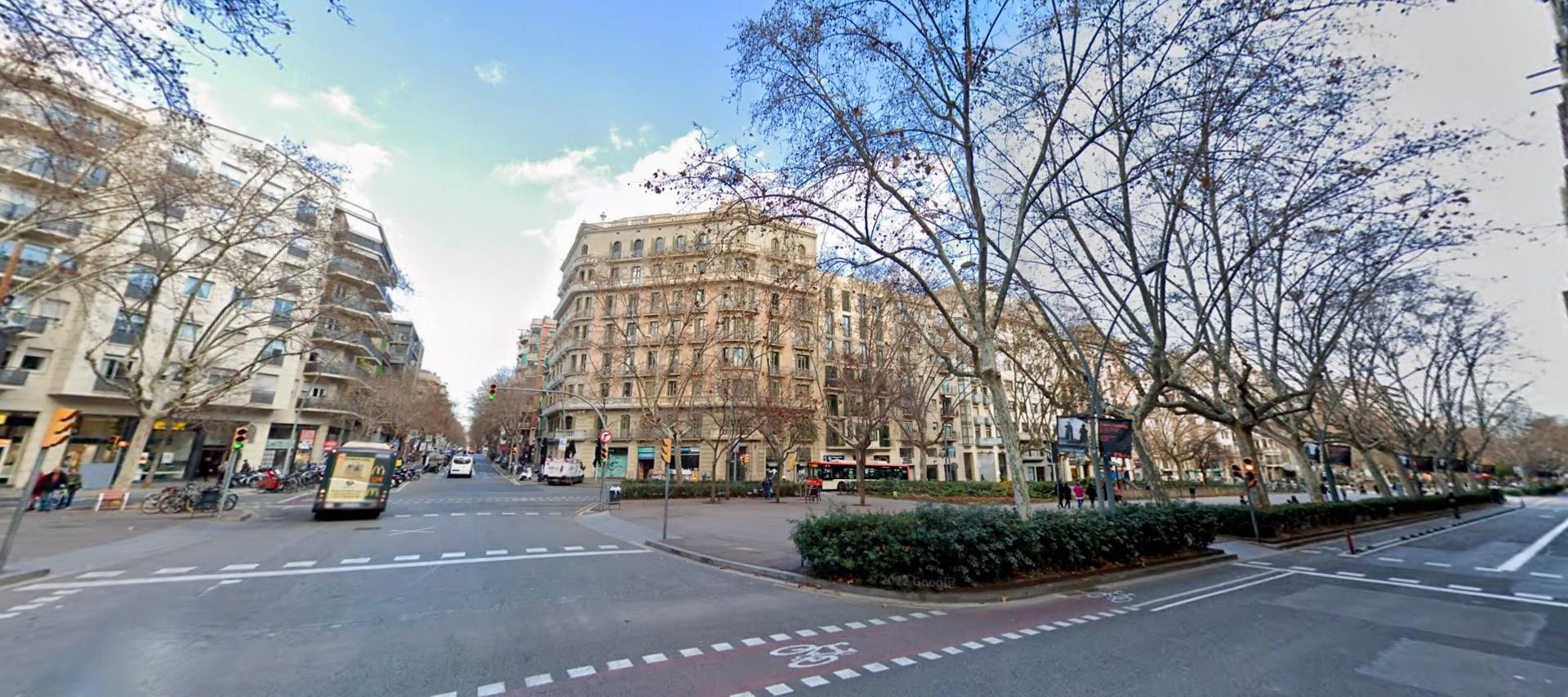 Vista exterior de Planta baixa en venda en  Barcelona Capital amb Calefacció