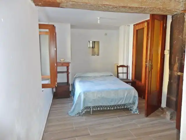 Habitación de Casa o chalet en venta en Huerta de Arriba con Calefacción, Trastero y Amueblado