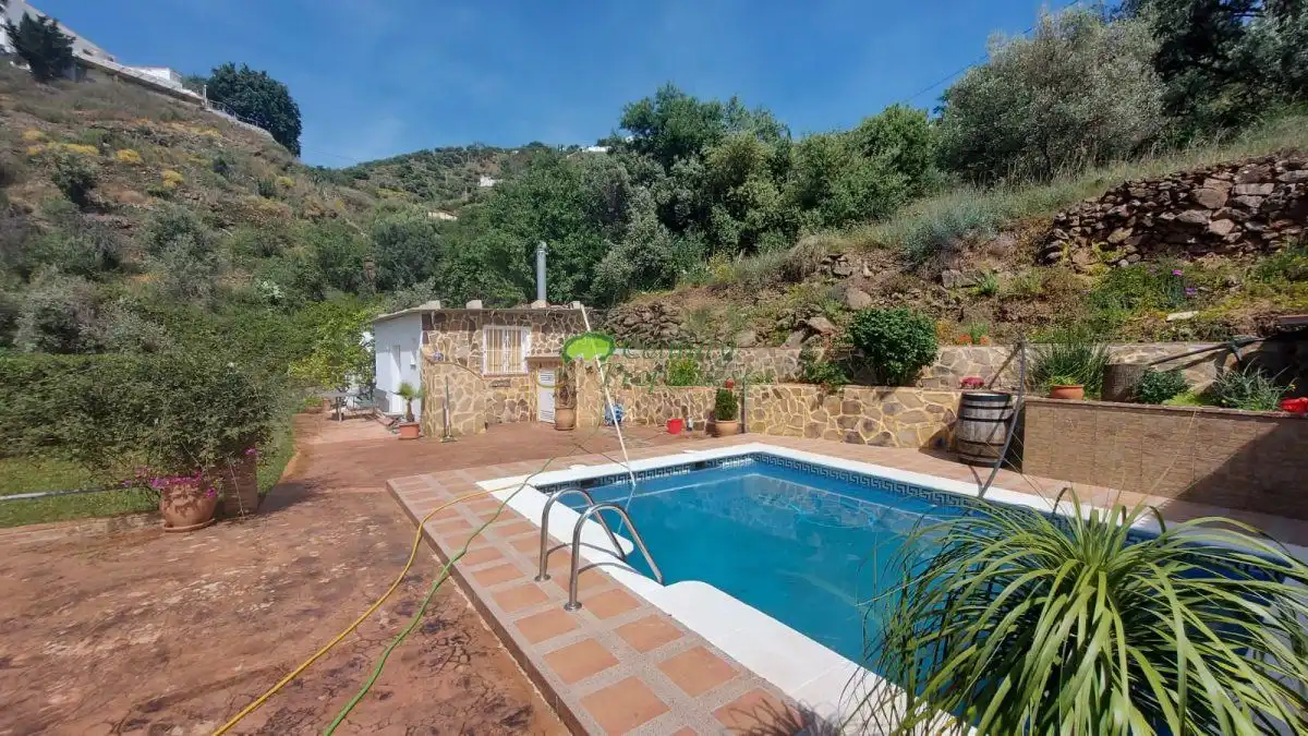 Jardí de Finca rústica de lloguer en Algarrobo amb Terrassa, Traster i Moblat