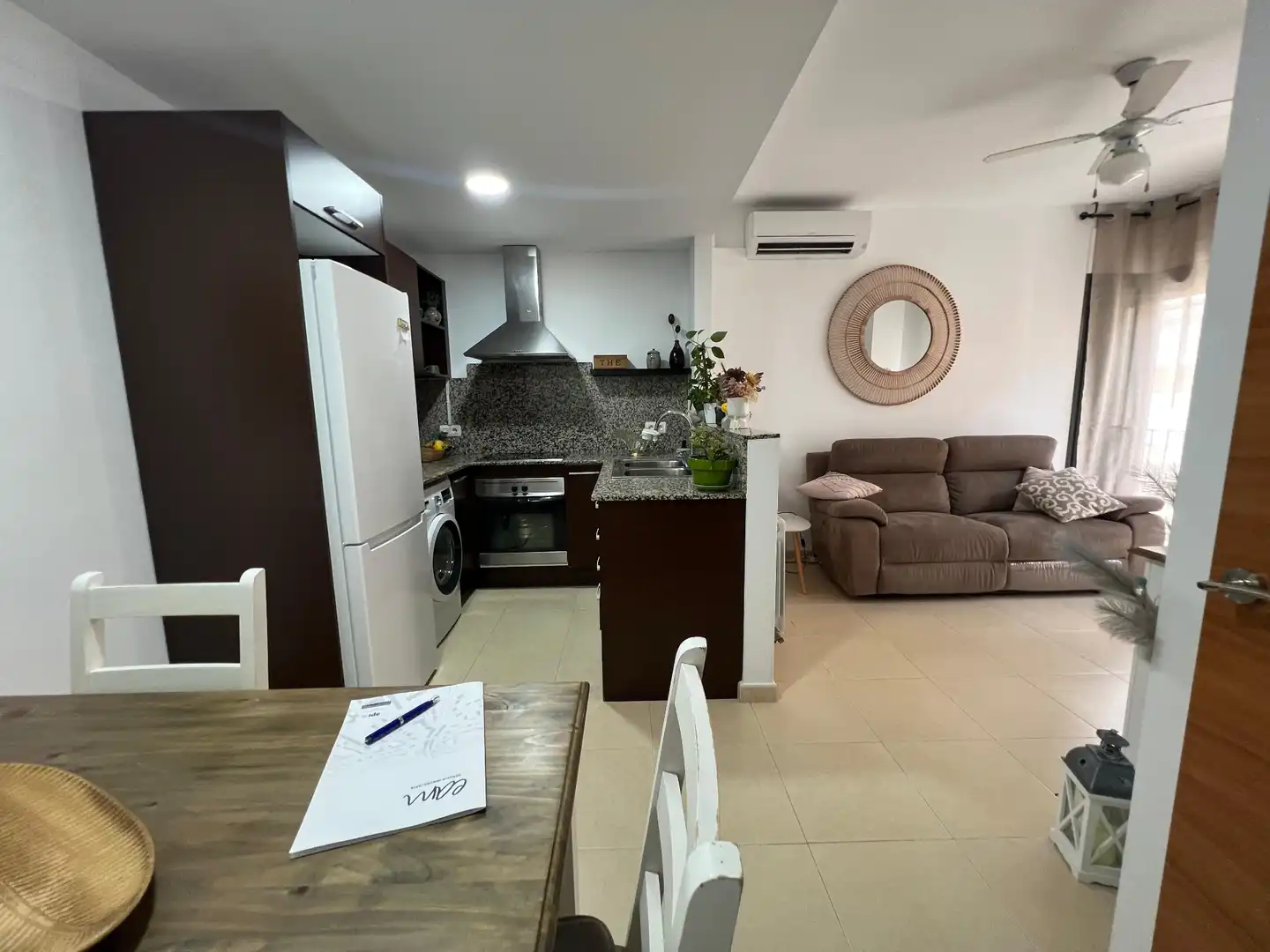 Piso con ascensor en venta en Carrer Narcís Monturiol, imagen 2