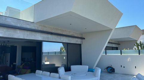 Descubra esta espectacular villa independiente de lujo en Ciudad Quesada, una propiedad diseñada para quienes buscan exclusividad,