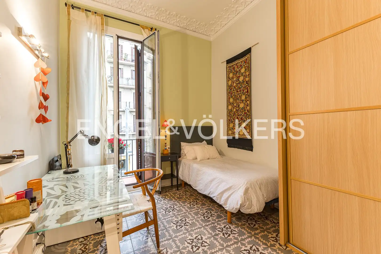 Bedroom of Flat for sale in Barcelona  with Air Conditioner, Heating and Balcony