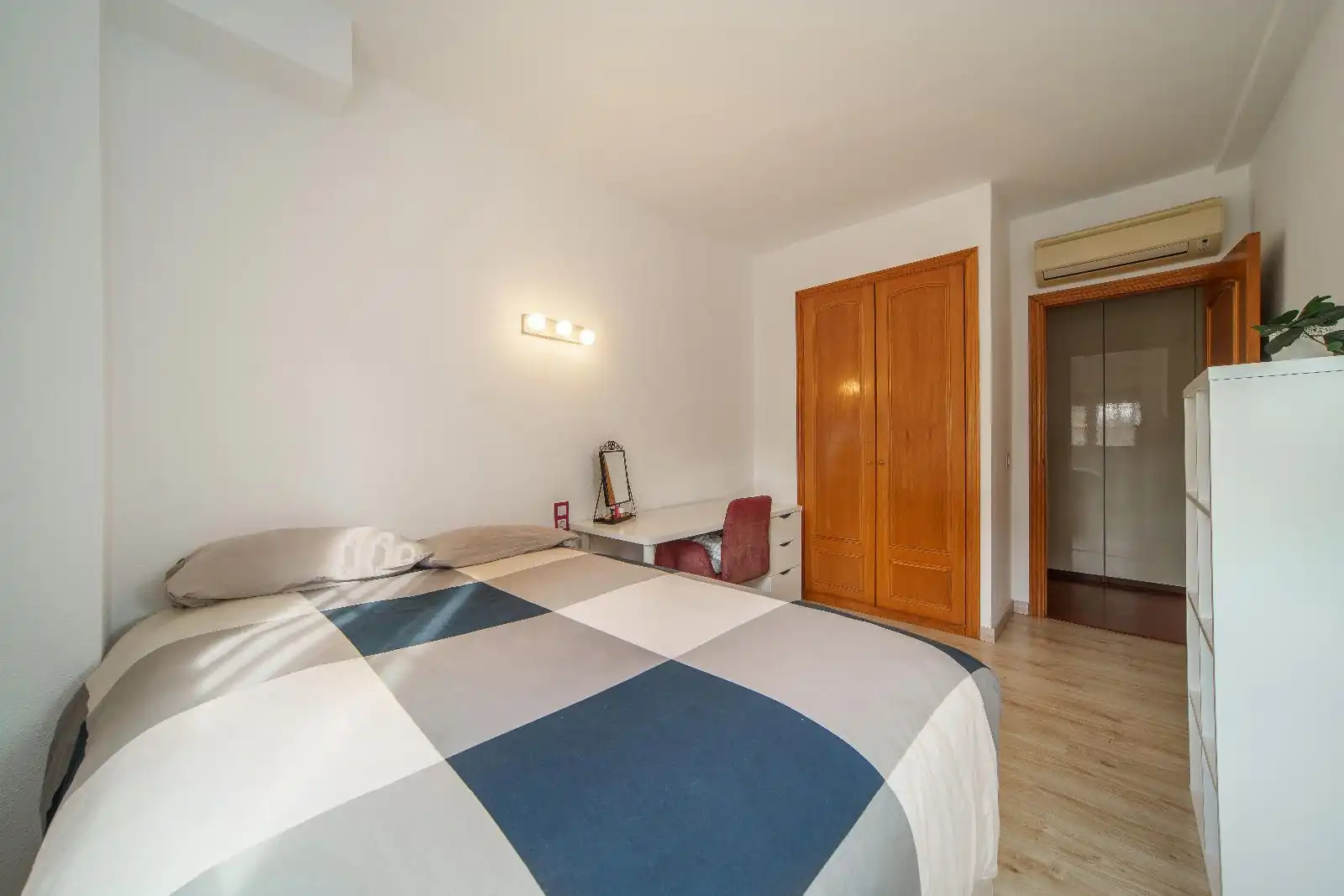 Habitación de Apartamento en venta en Alcúdia con Aire acondicionado, Calefacción y Jardín privado