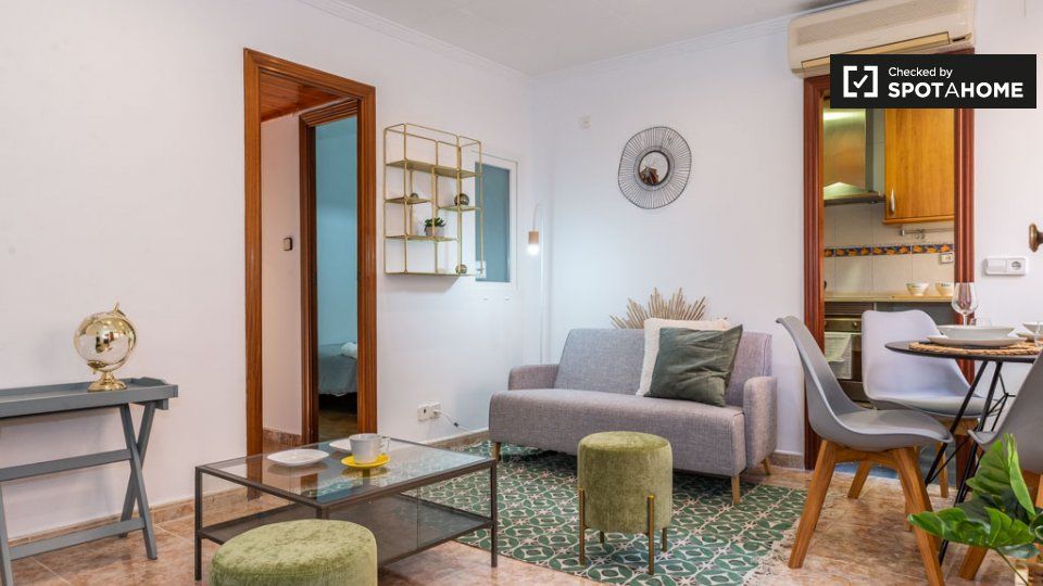 Sala d'estar de Pis de lloguer en L'Hospitalet de Llobregat amb Aire condicionat, Calefacció i Moblat