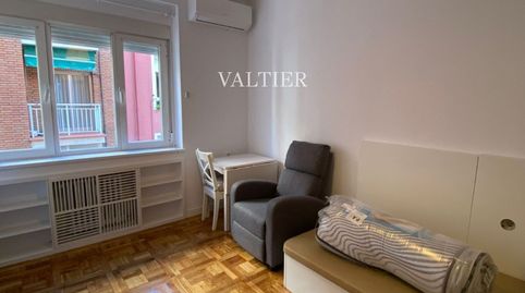 Foto 2 de Piso de alquiler en Sánchez Pacheco, Ciudad Jardín, Madrid Capital