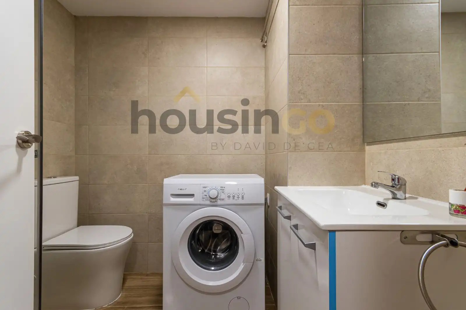 Baño de Estudio de alquiler en Madrid con Aire acondicionado, Calefacción y Parquet