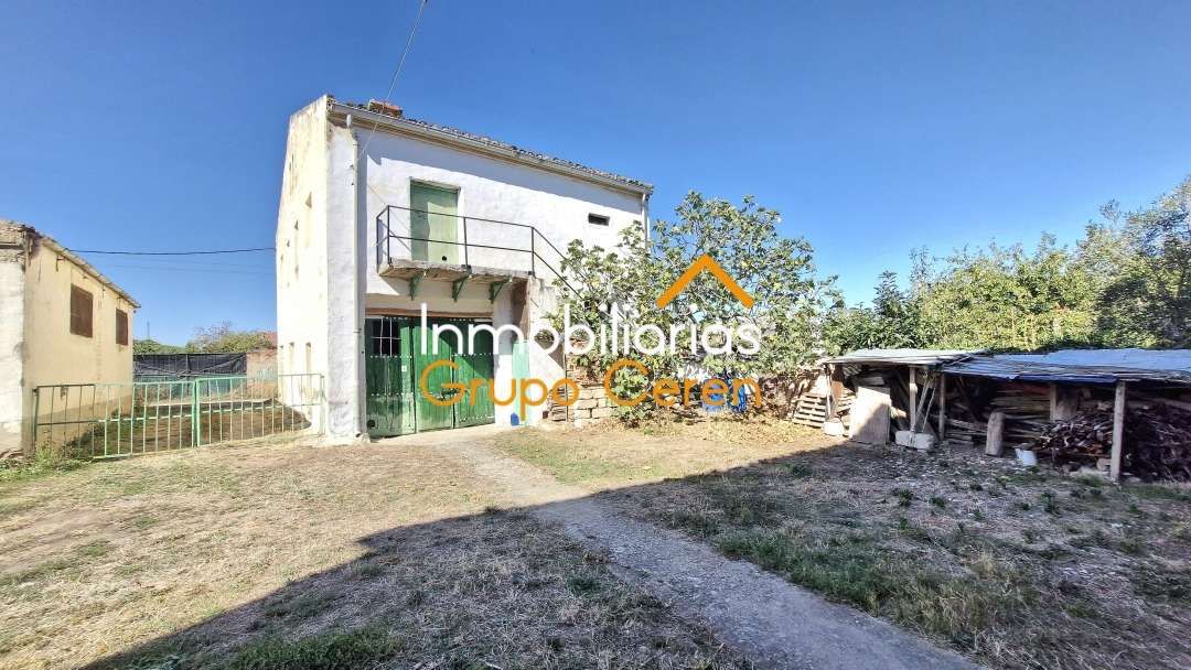 Vista exterior de Casa o xalet en venda en Santo Domingo de la Calzada amb Calefacció, Jardí privat i Traster