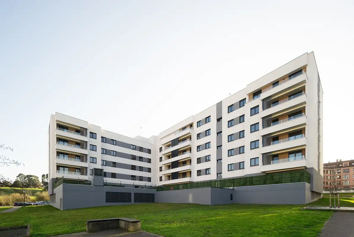 Vista exterior de Garatge en venda en Gijón 